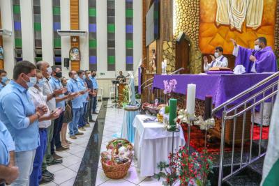 Missa de AÃ§Ã£o de GraÃ§as realizada na Matriz abriu a programaÃ§Ã£o de aniversÃ¡rio de 75 anos de Laranjeiras do Sul